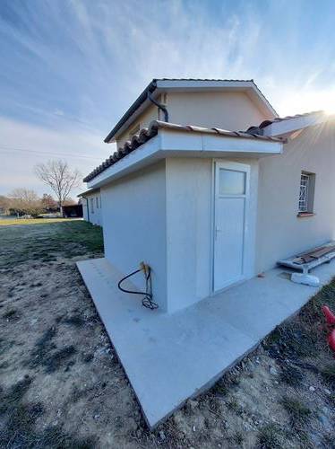 Construction d'un local technique pour piscine : un projet clés en main à Orgueil livré par JP CASTEL