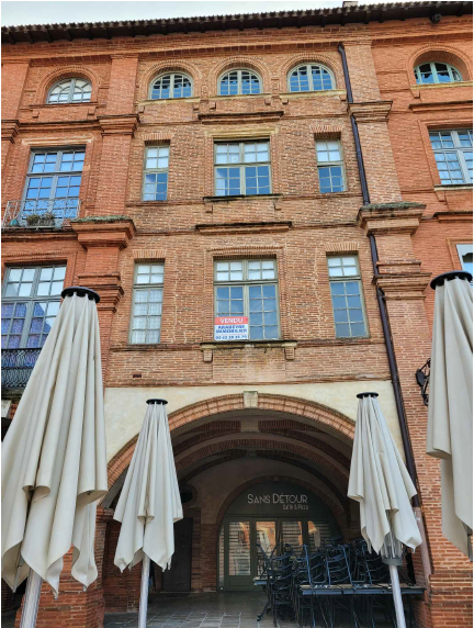 Rénovation d'un immeuble historique place nationale à Montauban